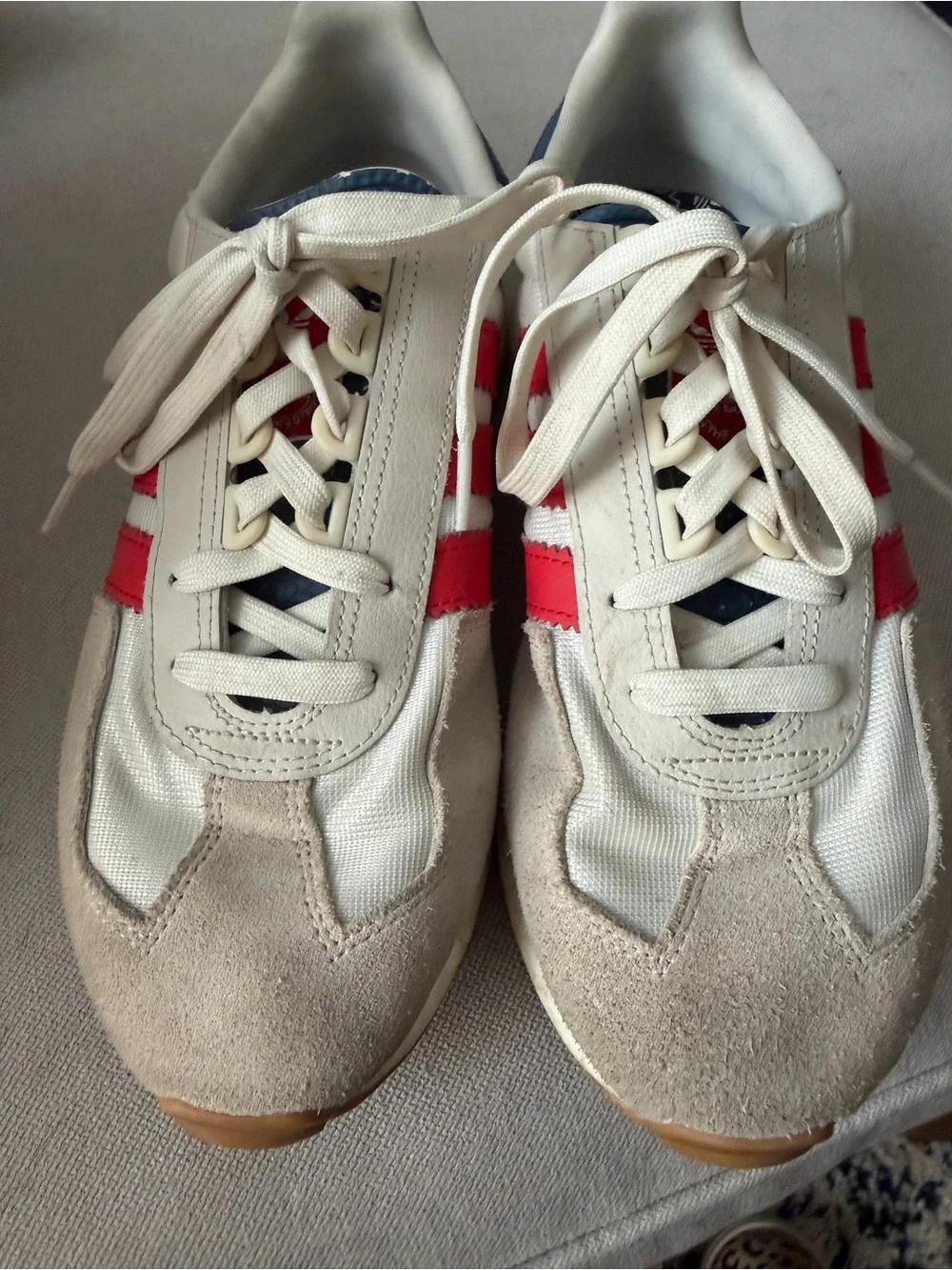Adidas Retro Casual Sneakers in Cream with Red and Blue Accents